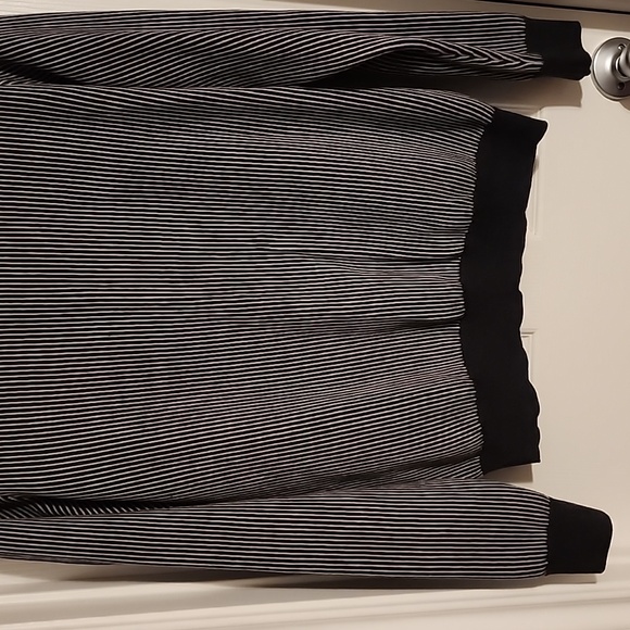 A[X]IST Men's Sweater - Picture 2 of 7